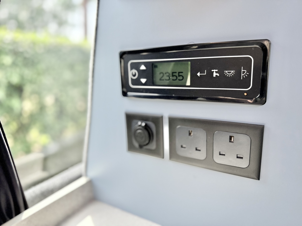 Used (2021) VW Pure Grey SWB Redline Sport Campervan (Manual) - Image 19