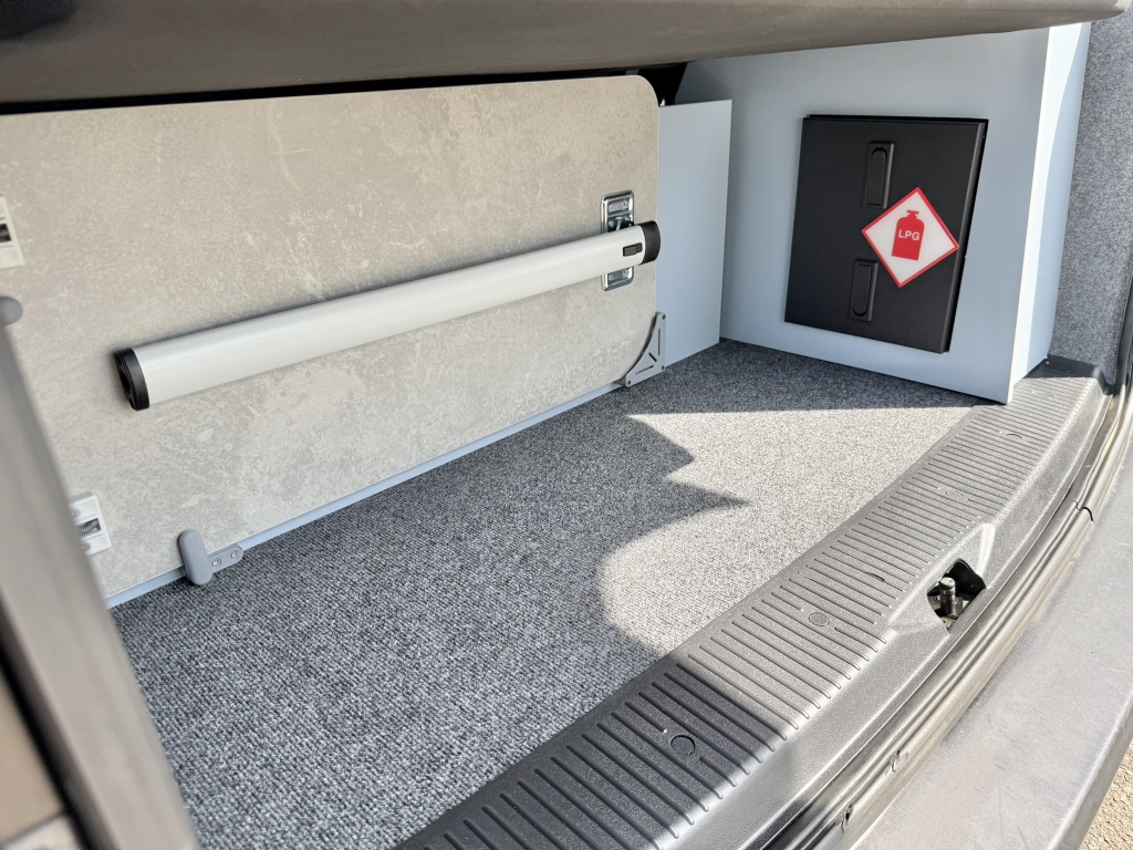 Used (2021) VW Pure Grey SWB Redline Sport Campervan (Manual) - Image 48