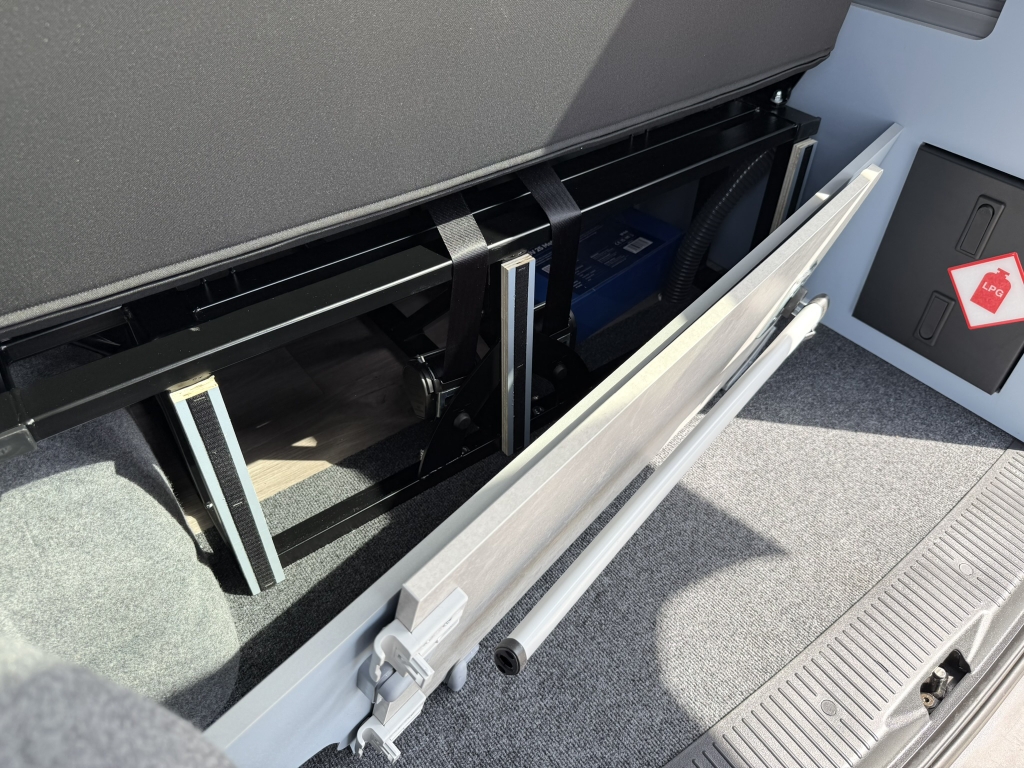 Used (2021) VW Pure Grey SWB Redline Sport Campervan (Manual) - Image 50