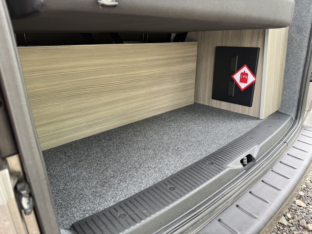 Newly Converted 2022 (72) Redline Classic SWB VW T6.1 Campervan - Image 31
