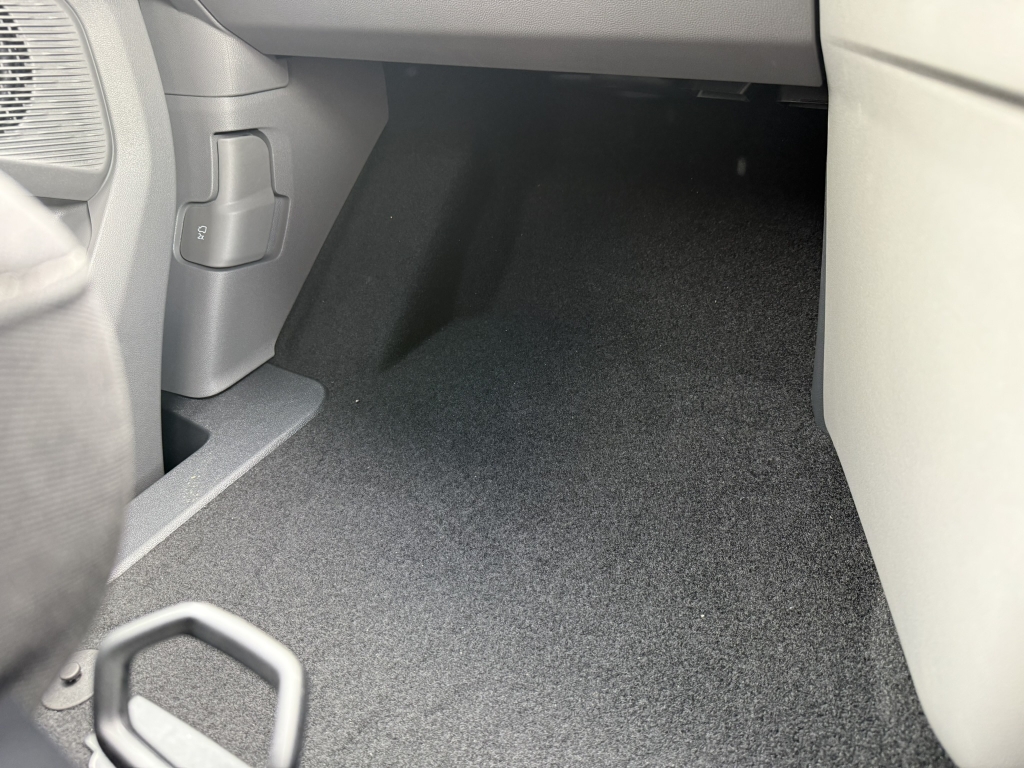 New (Unregistered) VW T7 Redline Sport GT SWB Warm Green Metallic Campervan (Price includes Conversion) - Image 15